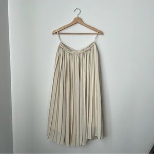 Uniqlo Pleated Skirt